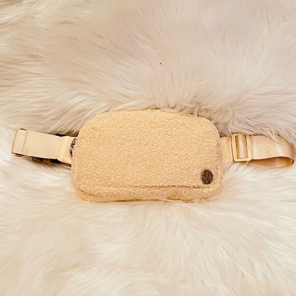 Steve Madden Sherpa Waist Bag - Picture 1 of 5